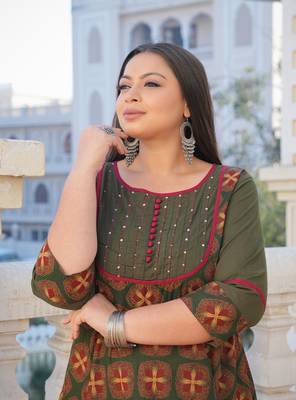 Women'S Floral Printed Pintucks Anarkali Kurta (Green) 5