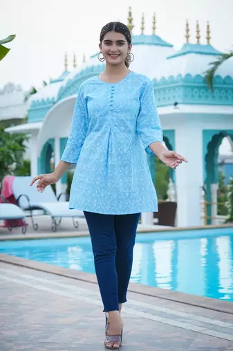 Women'S Cotton Floral Printed Short Kurti (Blue)