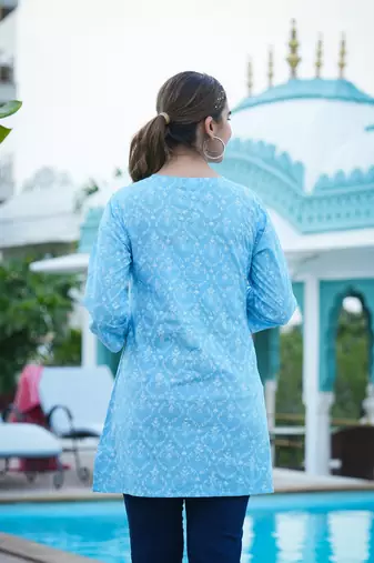 Women'S Cotton Floral Printed Short Kurti (Blue)