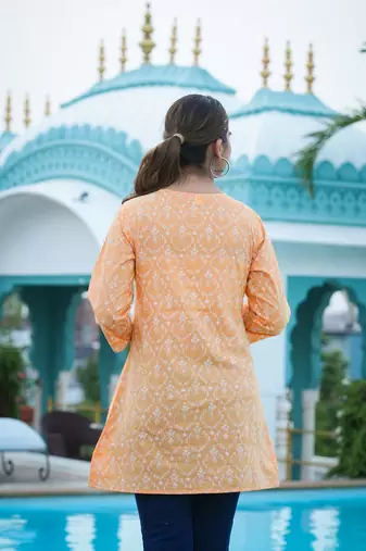 Women'S Cotton Floral Printed Short Kurti (Orange)