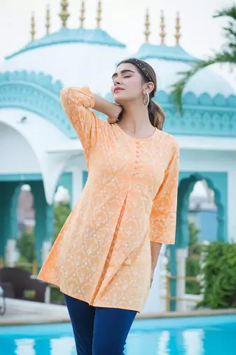 Women'S Cotton Floral Printed Short Kurti (Orange)