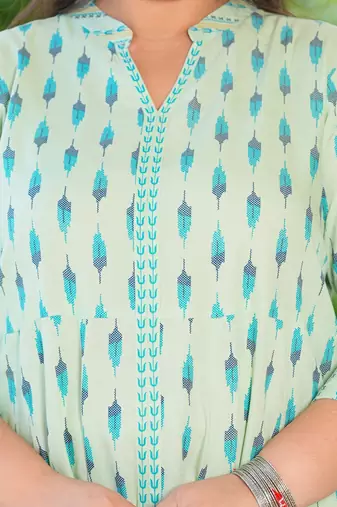 Women'S Plue Size Rayon Ikat Printed Anarkali Kurta (Green)