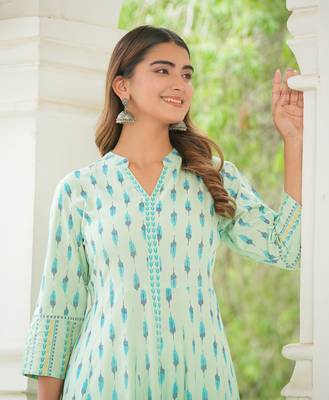Women'S Rayon Ikat Printed Anarkali Kurta (Green) 4
