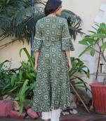 Women'S Rayon Bandhej Printed A-Line Kurta (Green)