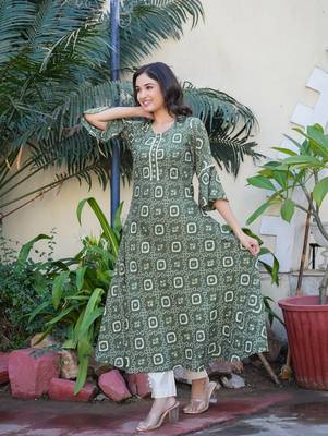 Women'S Rayon Bandhej Printed A-Line Kurta (Green) 3