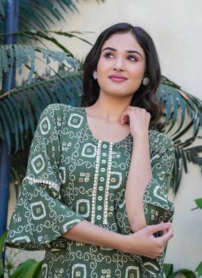 Women'S Rayon Bandhej Printed A-Line Kurta (Green) 4
