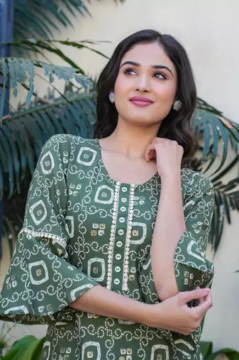 Women'S Rayon Bandhej Printed A-Line Kurta (Green)
