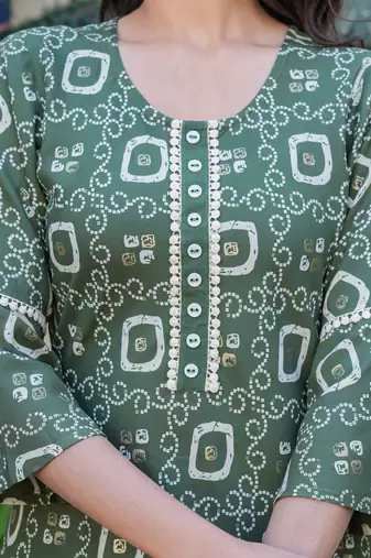 Women'S Rayon Bandhej Printed A-Line Kurta (Green)
