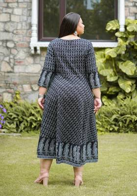 Women'S Plus Size Geomatrical Jamdani Printed Kurta (Black) 2