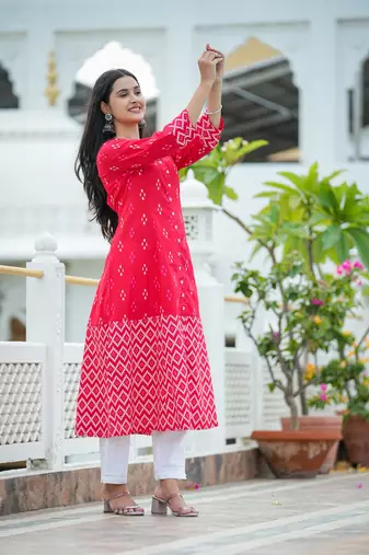 Women'S Cotton Ikat Printed A-Line Kurta (Red)
