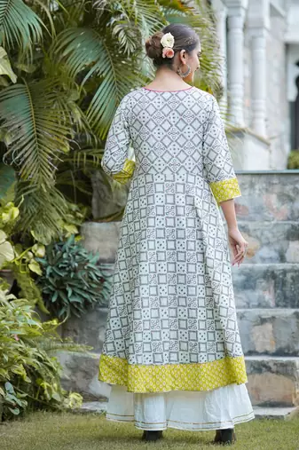 Women'S Cotton Geomatrical Printed Anarkali Kurti (Multi)