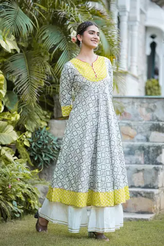 Women'S Cotton Geomatrical Printed Anarkali Kurti (Multi)