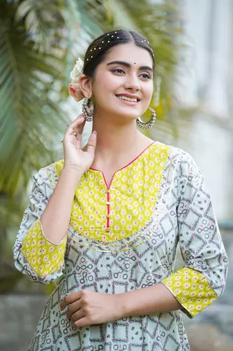 Women'S Cotton Geomatrical Printed Anarkali Kurti (Multi)