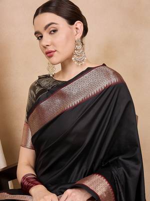 Riva Enterprise Women'S Cotton Silk Solid Print With Golden Woven Border Saree 4