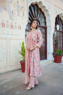 Women peach muslin embroidered kurta  pant & dupatta set 4