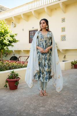 Women skyblue muslin  embroidered kurta pant & dupatta set 1