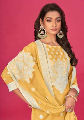 Yellow colour organza suit for trendy girlish party looks with resham work 2