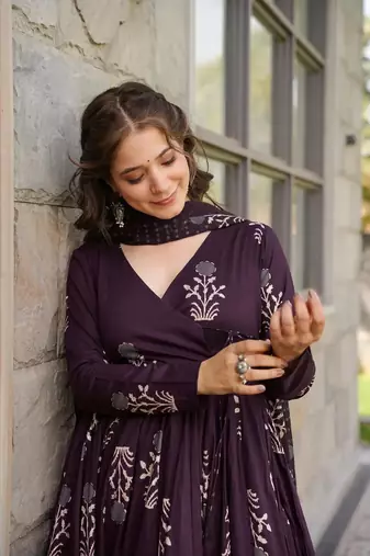 Heavy and ethnic graceful looks purple colour palazzo dress for partywear looks