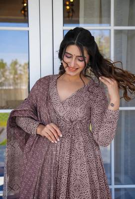 Heavy and ethnic graceful looks purple colour palazzo dress for partywear looks 4