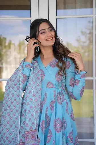 Heavy and ethnic graceful looks sky blue colour palazzo dress for partywear looks