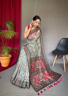 Green Cotton Blend Printed Work Rich Pallu Saree With Blouse 3