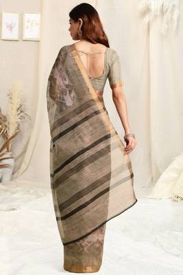 Beige kota doria geometric print stripe print golden zari border saree with unstitched blouse piece 3