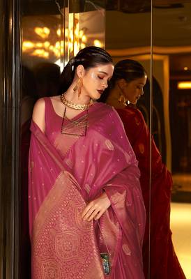 Dark Pink Woven Banarasi silk blend Saree With Unstiched Blouse 2