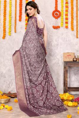 Dusty pink silk blend floral print zari woven border saree with unstitched blouse piece 3