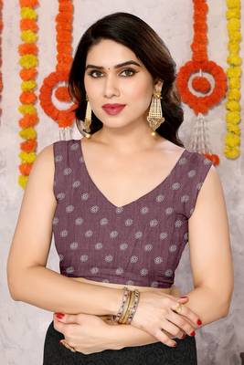 Dusty Wine Silk Blend Floral Print Zari Woven Border Saree With Unstitched Blouse Piece 4