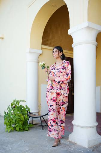 Women peach muslin floral shirt & pant set (co-ords set)