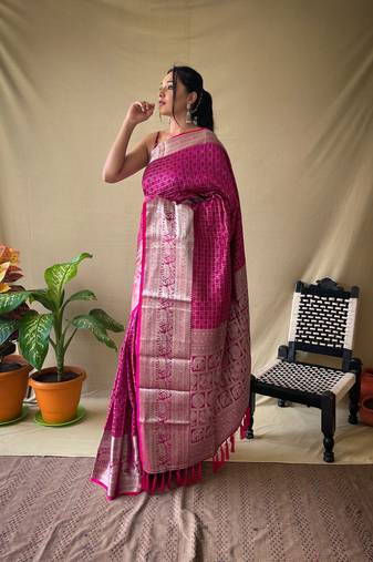 Pink Banarasi style silk bland thread work & zari border saree with Blouse