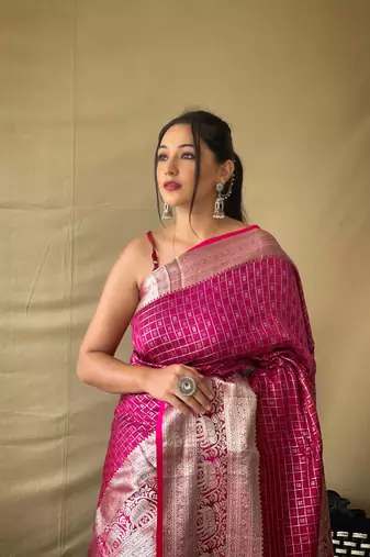 Pink Banarasi style silk bland thread work & zari border saree with Blouse