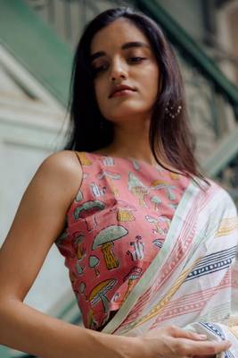 chanderi cotton saree with kalamkari & batik print and zari border 3