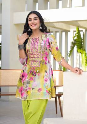 Multi colour pure shiffon kurta pant 4