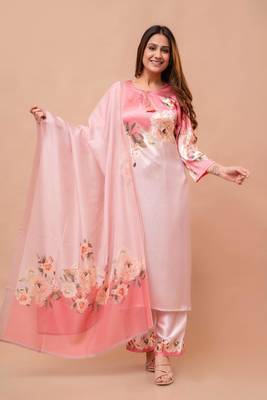 Baby pink pure crape kurta set 4