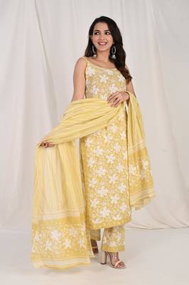 Sleeveless floral yellow kurta set 1
