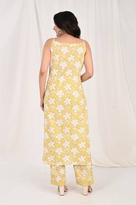 Sleeveless floral yellow kurta set 3