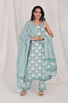 Sleeveless floral green kurta set 1