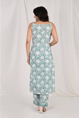 Sleeveless floral green kurta set 3