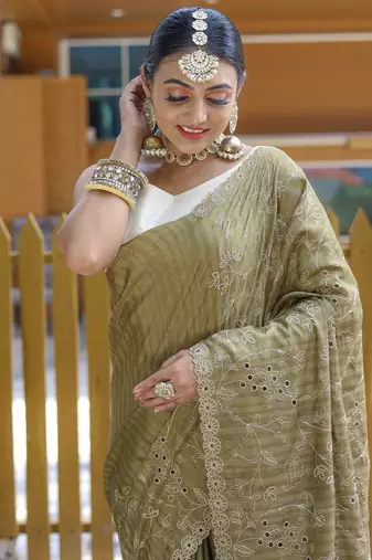Mahendi Classic emboidary border silk bland weaving saree with Blouse