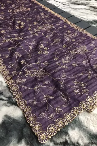 Puple Classic emboidary border silk bland weaving saree with Blouse