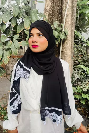 Black ready to wear | instant hijab with lace