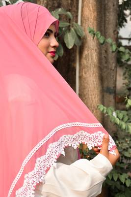 Pink Georgette Chiffon Lace Hijab 3