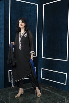 Nikhaar black embroidered georgette stitched trouser kurta & dupatta  3