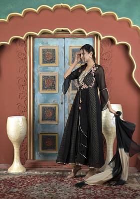 Nikhaar black embroidered georgette stitched trouser kurta & dupatta  3