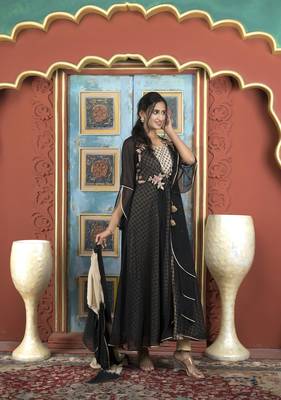 Nikhaar black embroidered georgette stitched trouser kurta & dupatta  4