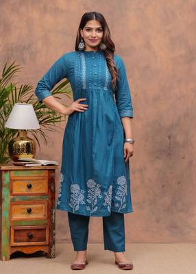 Women blue printed straight kurta suit set 3