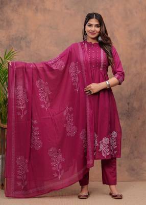 Women maroon printed straight kurta suit set 3