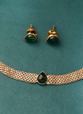 Basic Choker Style Necklace Set with Green Stone 2