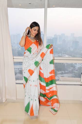 Beige Cotton Printed Saree With Blouse
